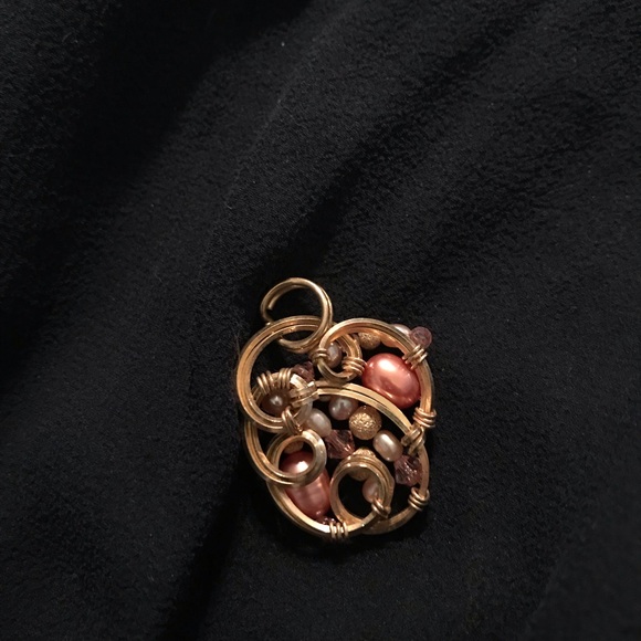 Beautiful 18kt Gold Cultured Pearls Pendant. - Picture 2 of 2